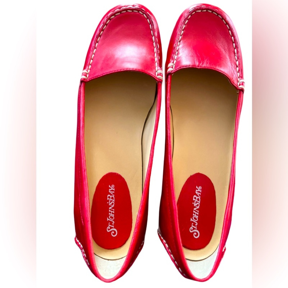NWT 🆕 Leather Flats